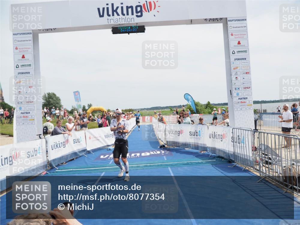 22.06.2025 - Viking Triathlon MichiJ http://msf.ph/oto/8077354 22.06.2025 14:04:19 Ziel 1, 414 meine-sportfotos.de