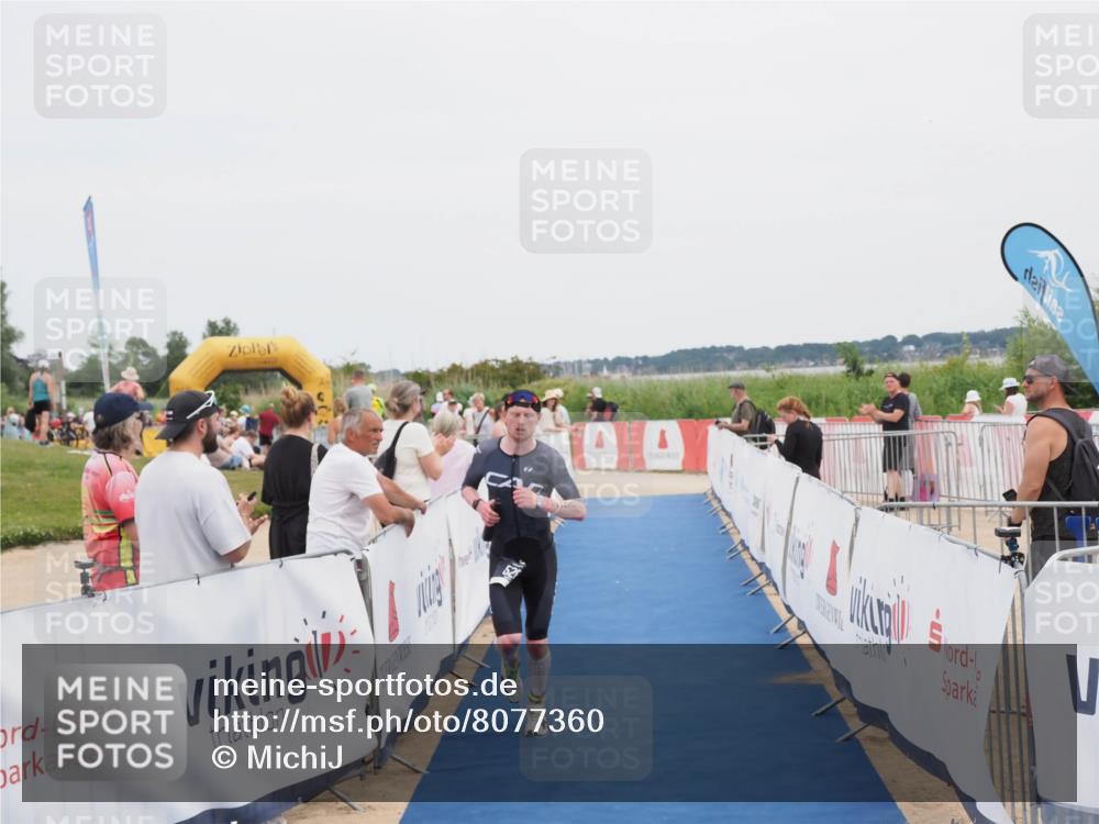 22.06.2025 - Viking Triathlon MichiJ http://msf.ph/oto/8077360 22.06.2025 14:35:16 Ziel 526 meine-sportfotos.de