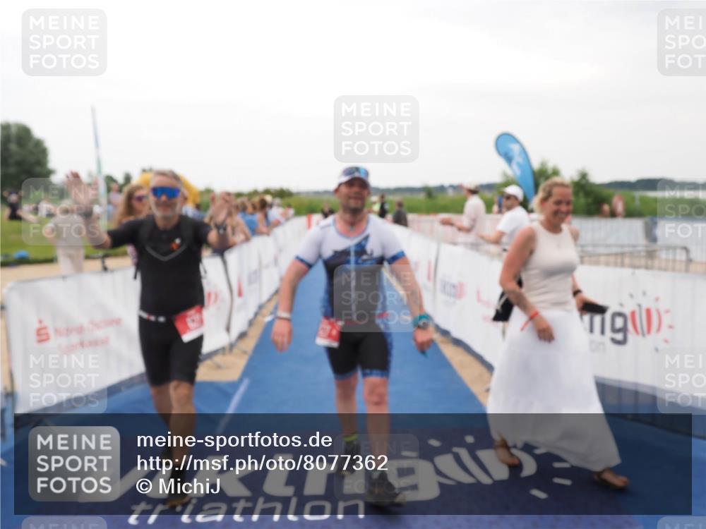 22.06.2025 - Viking Triathlon MichiJ http://msf.ph/oto/8077362 22.06.2025 15:54:48 Ziel 530, 627 meine-sportfotos.de