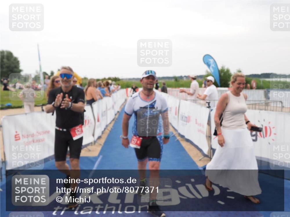 22.06.2025 - Viking Triathlon MichiJ http://msf.ph/oto/8077371 22.06.2025 15:54:48 Ziel 530, 627 meine-sportfotos.de