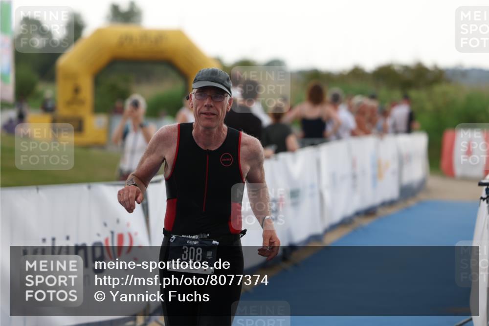 22.06.2025 - Viking Triathlon Yannick Fuchs http://msf.ph/oto/8077374 22.06.2025 16:27:31 Ziel 308 meine-sportfotos.de
