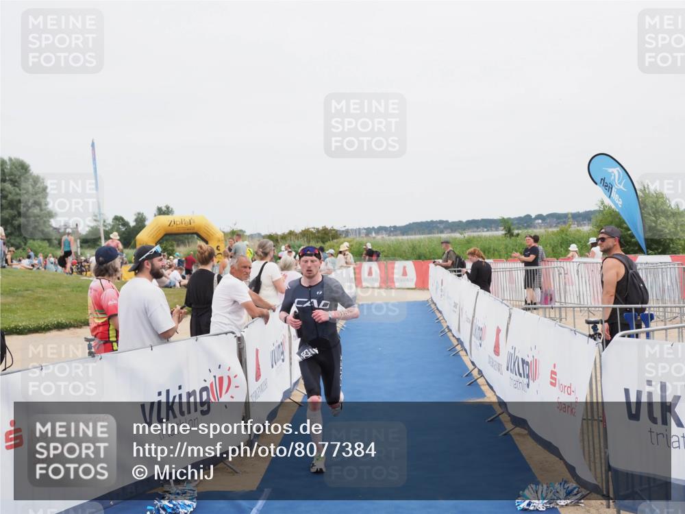 22.06.2025 - Viking Triathlon MichiJ http://msf.ph/oto/8077384 22.06.2025 14:35:16 Ziel 526 meine-sportfotos.de