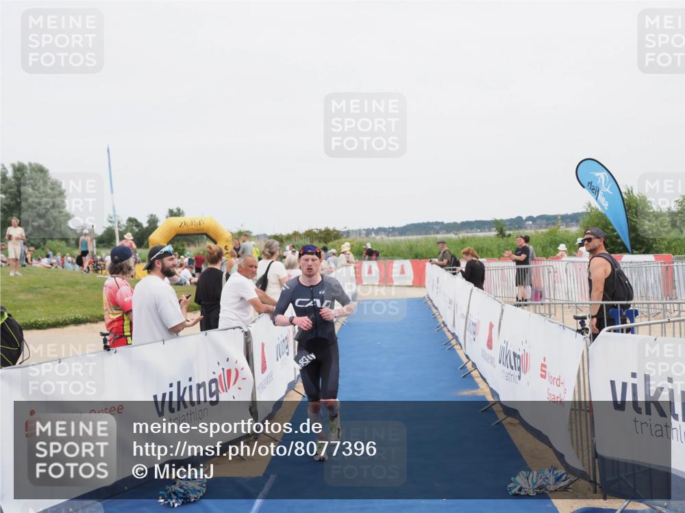 22.06.2025 - Viking Triathlon MichiJ http://msf.ph/oto/8077396 22.06.2025 14:35:16 Ziel 526 meine-sportfotos.de