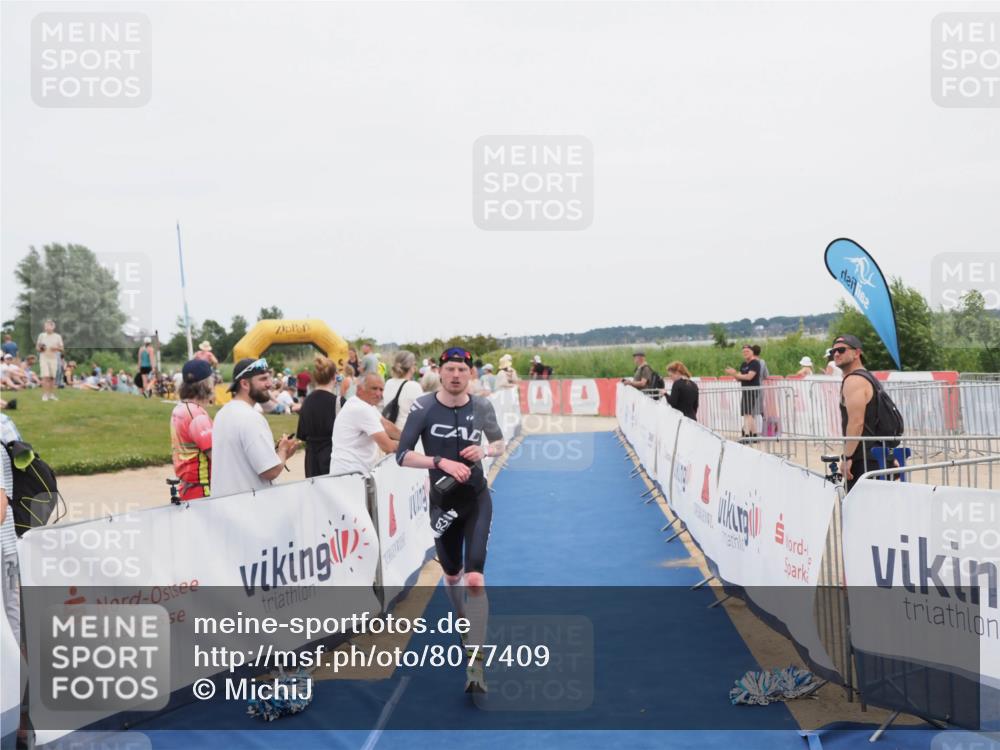 22.06.2025 - Viking Triathlon MichiJ http://msf.ph/oto/8077409 22.06.2025 14:35:16 Ziel 526 meine-sportfotos.de