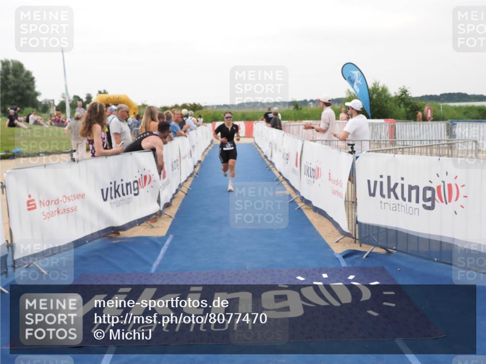 22.06.2025 - Viking Triathlon MichiJ http://msf.ph/oto/8077470 22.06.2025 15:54:52 Ziel 530, 627 meine-sportfotos.de