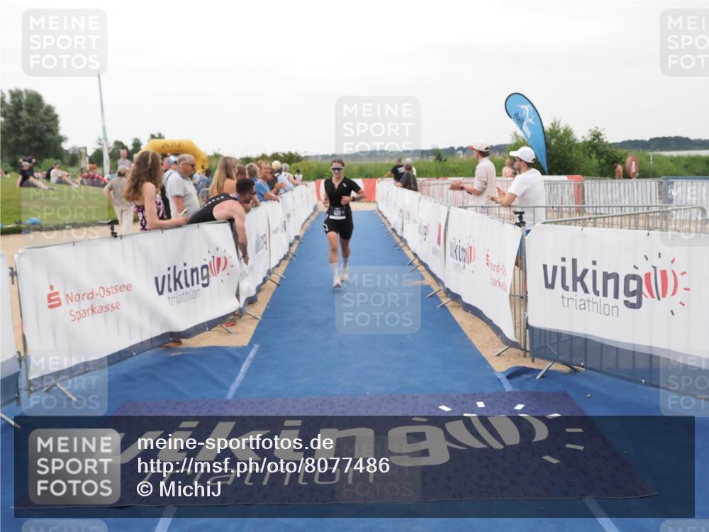 22.06.2025 - Viking Triathlon MichiJ http://msf.ph/oto/8077486 22.06.2025 15:54:52 Ziel 530, 627 meine-sportfotos.de