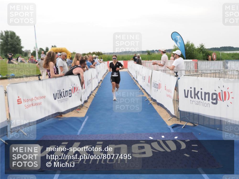 22.06.2025 - Viking Triathlon MichiJ http://msf.ph/oto/8077495 22.06.2025 15:54:52 Ziel 530, 627 meine-sportfotos.de