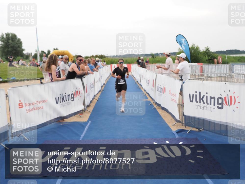 22.06.2025 - Viking Triathlon MichiJ http://msf.ph/oto/8077527 22.06.2025 15:54:53 Ziel 530 meine-sportfotos.de
