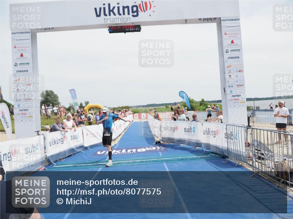 22.06.2025 - Viking Triathlon MichiJ http://msf.ph/oto/8077575 22.06.2025 14:04:22 Ziel 414 meine-sportfotos.de