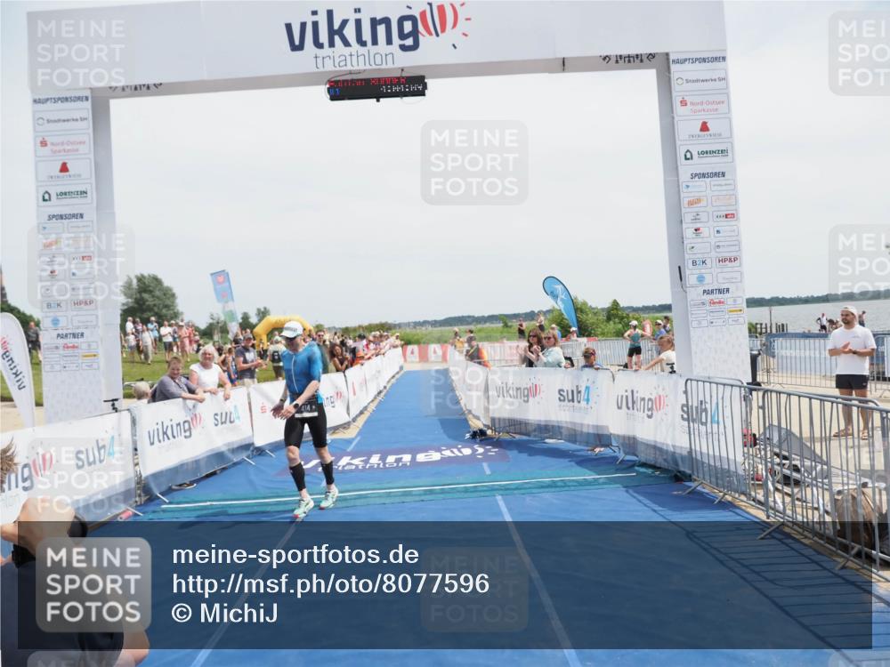 22.06.2025 - Viking Triathlon MichiJ http://msf.ph/oto/8077596 22.06.2025 14:04:22 Ziel 414 meine-sportfotos.de