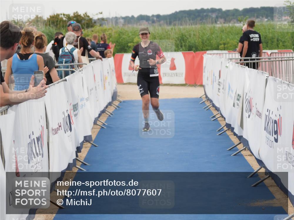 22.06.2025 - Viking Triathlon MichiJ http://msf.ph/oto/8077607 22.06.2025 16:02:54 Ziel 183 meine-sportfotos.de