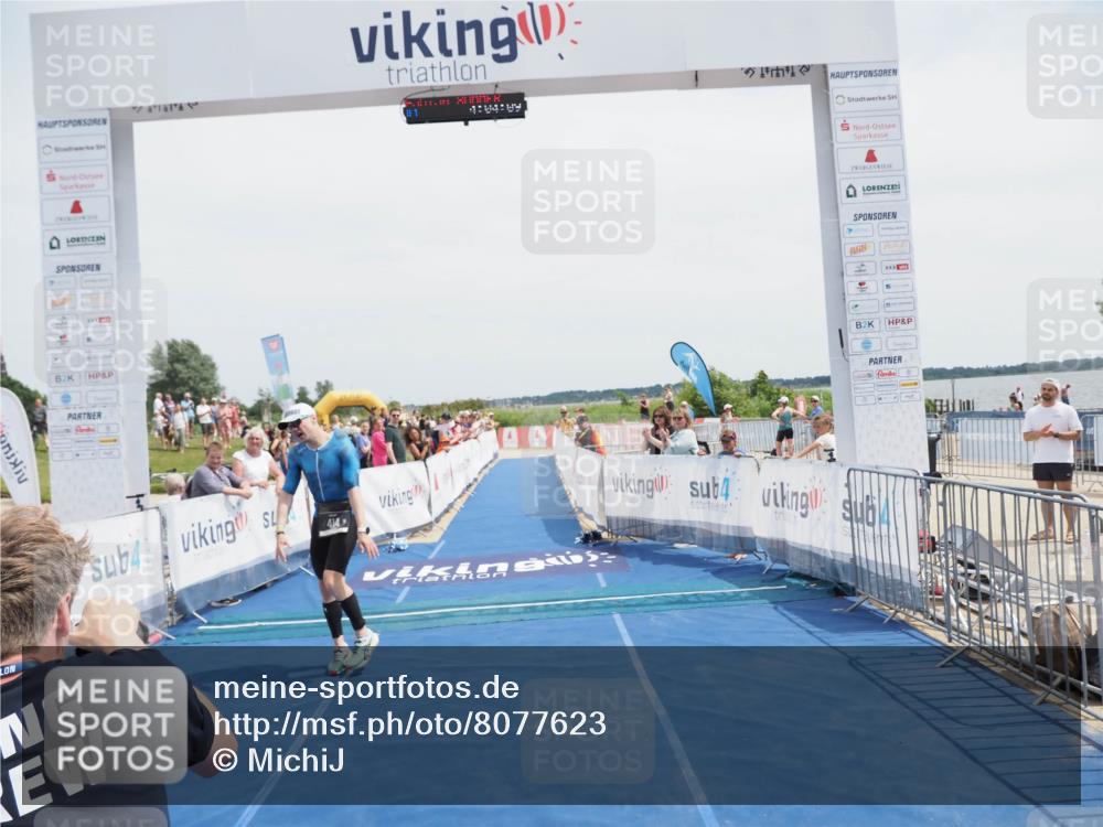 22.06.2025 - Viking Triathlon MichiJ http://msf.ph/oto/8077623 22.06.2025 14:04:22 Ziel 414 meine-sportfotos.de