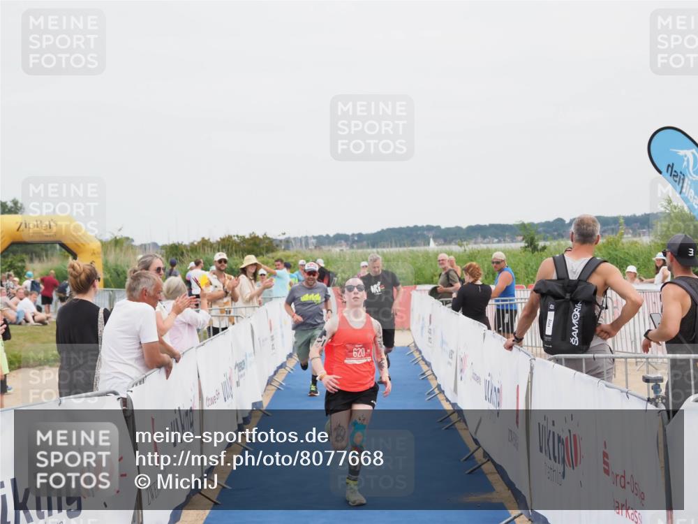 22.06.2025 - Viking Triathlon MichiJ http://msf.ph/oto/8077668 22.06.2025 14:36:01 Ziel 620 meine-sportfotos.de