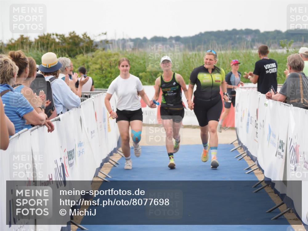 22.06.2025 - Viking Triathlon MichiJ http://msf.ph/oto/8077698 22.06.2025 15:55:05 Ziel 636 meine-sportfotos.de