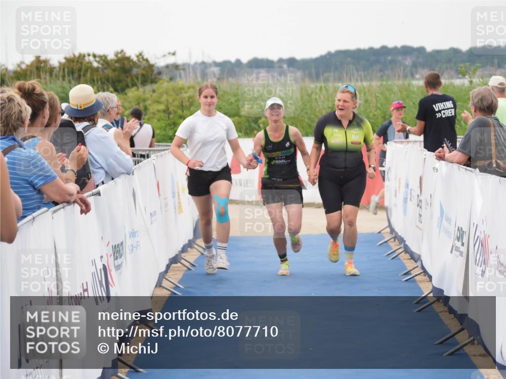 22.06.2025 - Viking Triathlon MichiJ http://msf.ph/oto/8077710 22.06.2025 15:55:05 Ziel 636 meine-sportfotos.de
