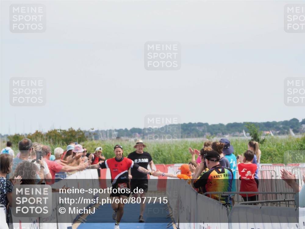 22.06.2025 - Viking Triathlon MichiJ http://msf.ph/oto/8077715 22.06.2025 14:09:43 Ziel 641 meine-sportfotos.de