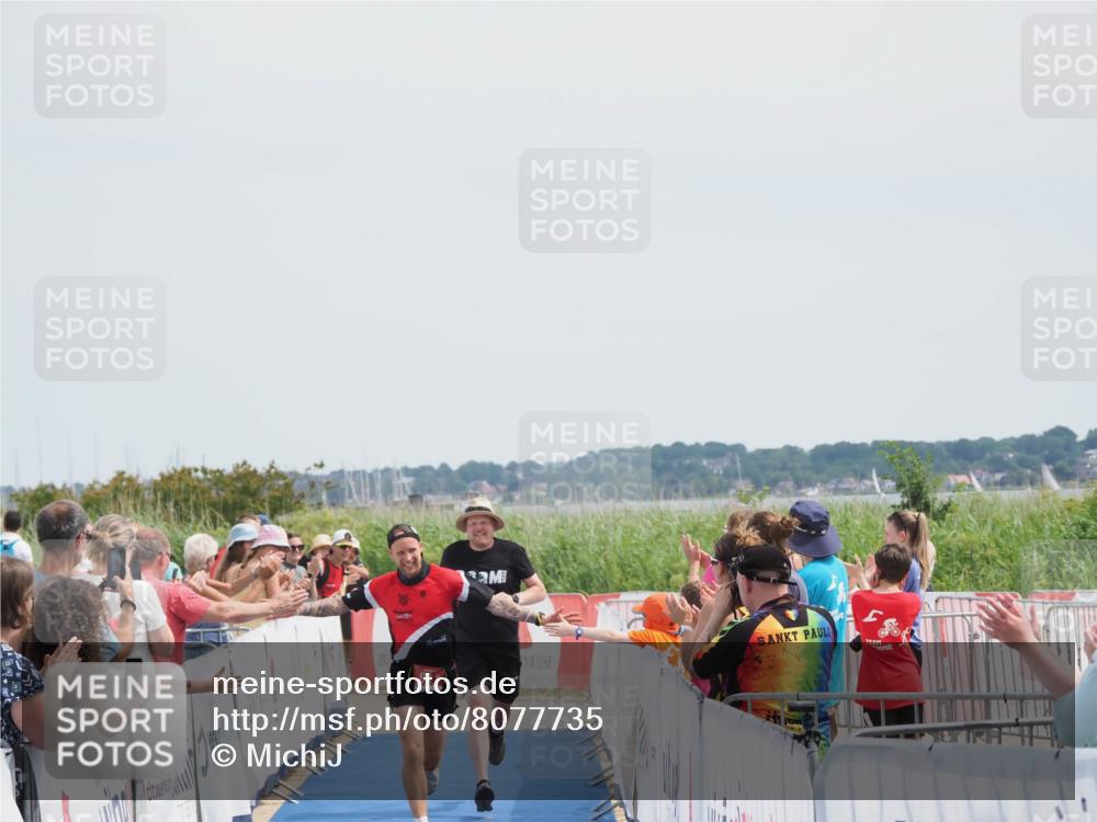 22.06.2025 - Viking Triathlon MichiJ http://msf.ph/oto/8077735 22.06.2025 14:09:43 Ziel 641 meine-sportfotos.de