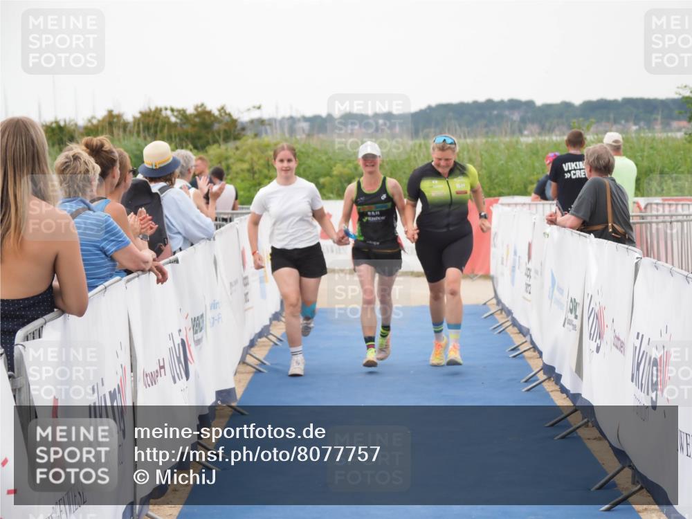 22.06.2025 - Viking Triathlon MichiJ http://msf.ph/oto/8077757 22.06.2025 15:55:05 Ziel 636 meine-sportfotos.de