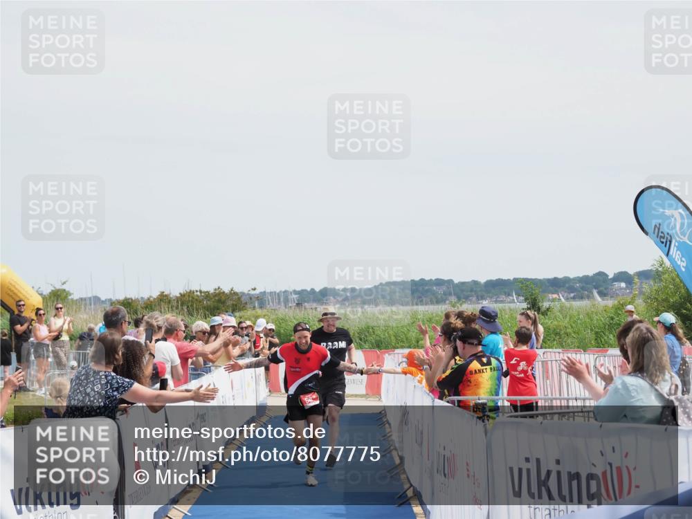 22.06.2025 - Viking Triathlon MichiJ http://msf.ph/oto/8077775 22.06.2025 14:09:44 Ziel 641 meine-sportfotos.de