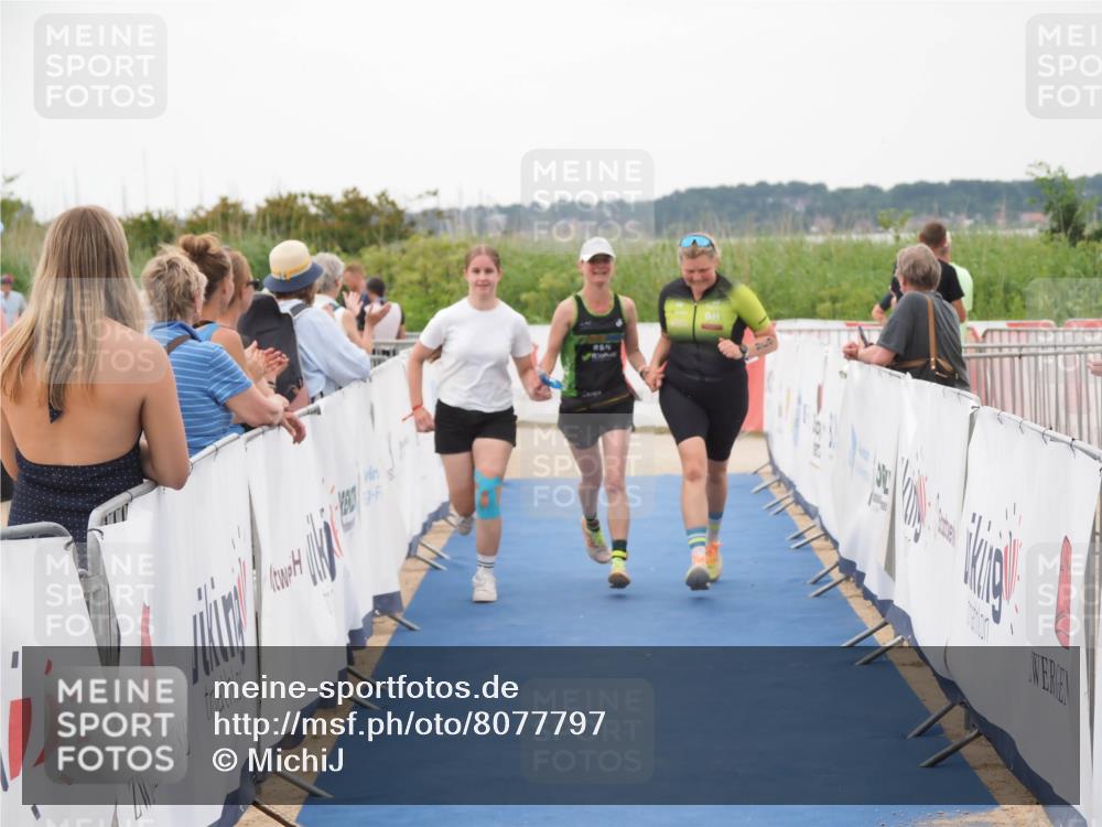 22.06.2025 - Viking Triathlon MichiJ http://msf.ph/oto/8077797 22.06.2025 15:55:06 Ziel 636 meine-sportfotos.de