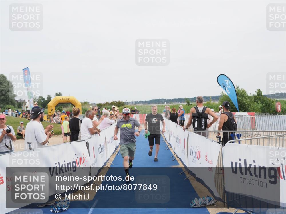 22.06.2025 - Viking Triathlon MichiJ http://msf.ph/oto/8077849 22.06.2025 14:36:03 Ziel 620 meine-sportfotos.de