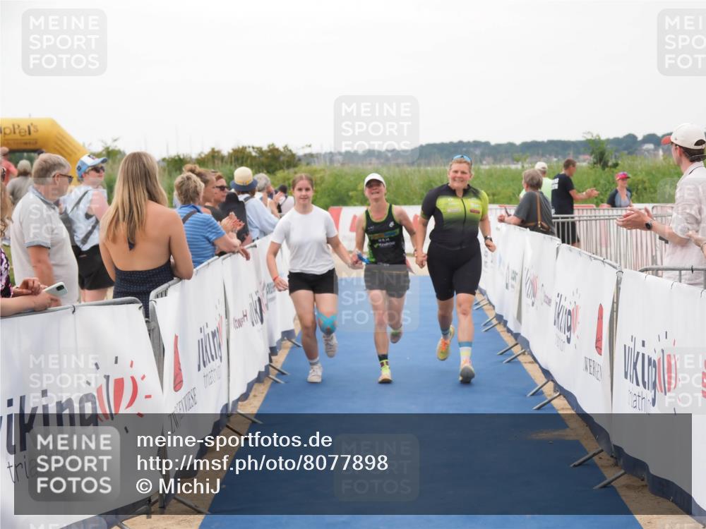 22.06.2025 - Viking Triathlon MichiJ http://msf.ph/oto/8077898 22.06.2025 15:55:07 Ziel 636 meine-sportfotos.de