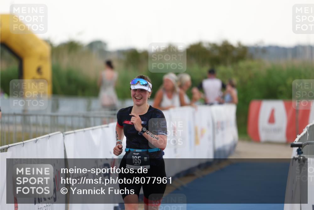 22.06.2025 - Viking Triathlon Yannick Fuchs http://msf.ph/oto/8077961 22.06.2025 16:30:44 Ziel 165 meine-sportfotos.de