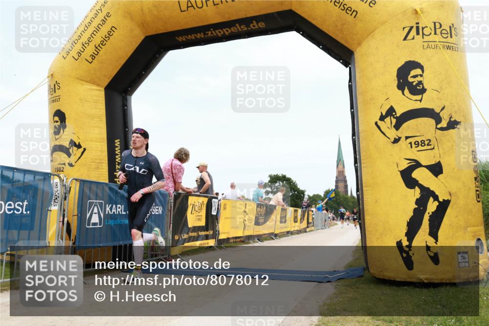 22.06.2025 - Viking Triathlon H.Heesch http://msf.ph/oto/8078012 22.06.2025 14:35:04 Laufen 526 meine-sportfotos.de