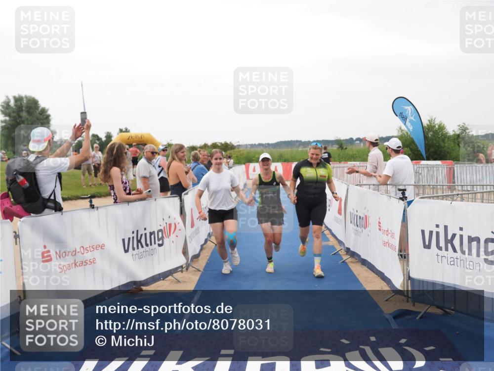 22.06.2025 - Viking Triathlon MichiJ http://msf.ph/oto/8078031 22.06.2025 15:55:08 Ziel 636 meine-sportfotos.de
