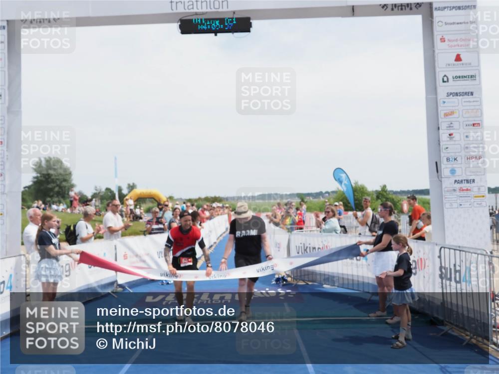 22.06.2025 - Viking Triathlon MichiJ http://msf.ph/oto/8078046 22.06.2025 14:09:47 Ziel 641 meine-sportfotos.de