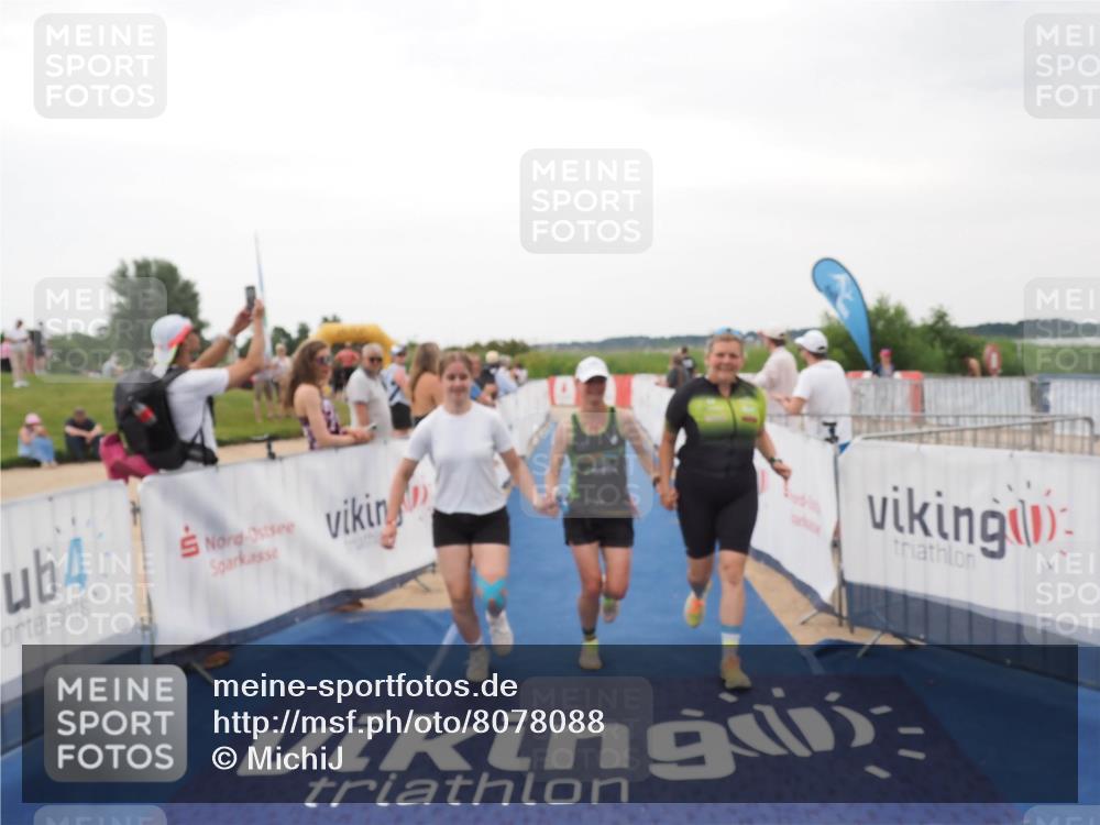 22.06.2025 - Viking Triathlon MichiJ http://msf.ph/oto/8078088 22.06.2025 15:55:09 Ziel 636 meine-sportfotos.de