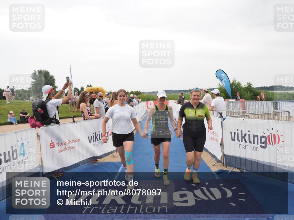 22.06.2025 - Viking Triathlon MichiJ http://msf.ph/oto/8078097 22.06.2025 15:55:09 Ziel 636 meine-sportfotos.de