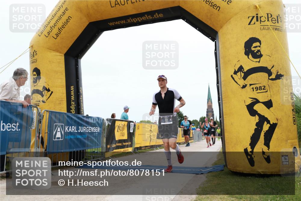 22.06.2025 - Viking Triathlon H.Heesch http://msf.ph/oto/8078151 22.06.2025 15:25:23 Laufen 97, 605 meine-sportfotos.de