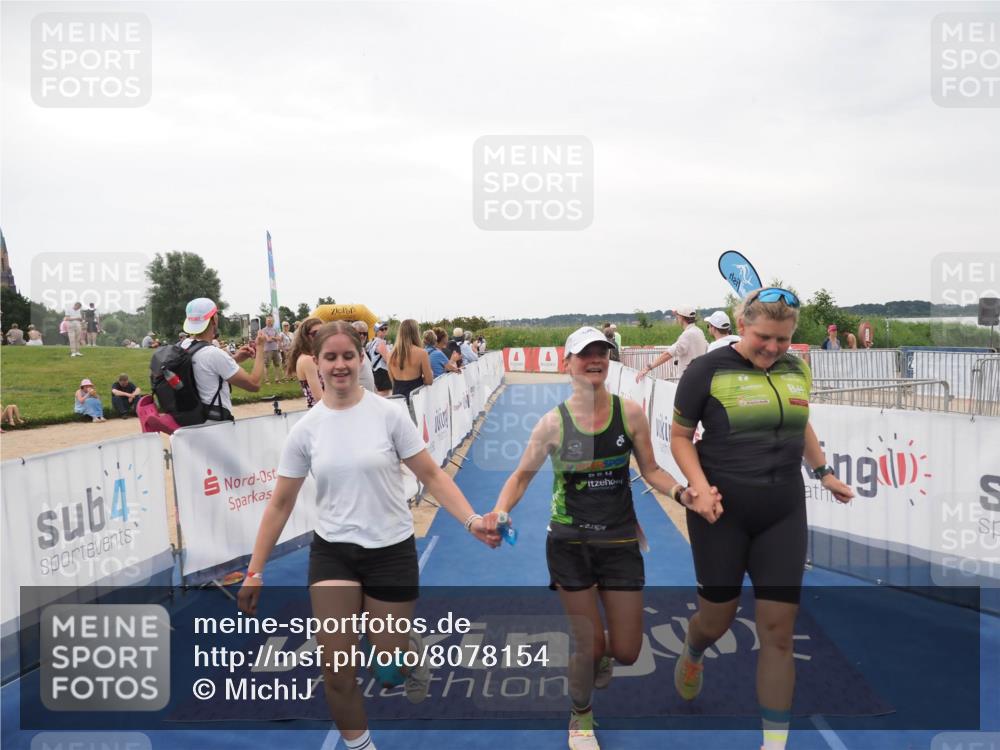 22.06.2025 - Viking Triathlon MichiJ http://msf.ph/oto/8078154 22.06.2025 15:55:10 Ziel 636 meine-sportfotos.de
