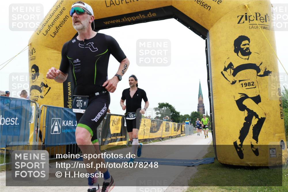 22.06.2025 - Viking Triathlon H.Heesch http://msf.ph/oto/8078248 22.06.2025 15:26:56 Laufen 370, 375 meine-sportfotos.de