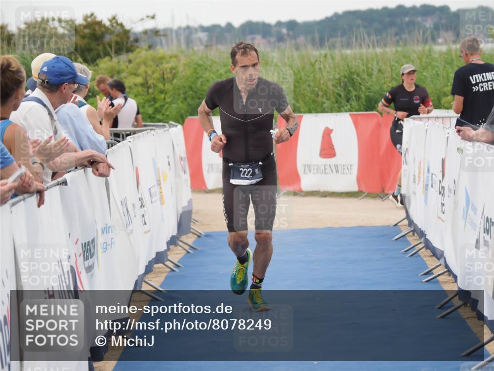 22.06.2025 - Viking Triathlon MichiJ http://msf.ph/oto/8078249 22.06.2025 15:55:44 Ziel 222 meine-sportfotos.de