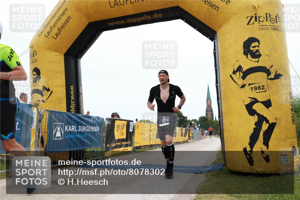 22.06.2025 - Viking Triathlon H.Heesch http://msf.ph/oto/8078302 22.06.2025 15:27:30 Laufen 130, 418, 419 meine-sportfotos.de