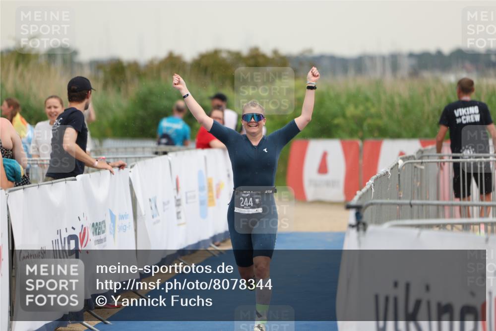 22.06.2025 - Viking Triathlon Yannick Fuchs http://msf.ph/oto/8078344 22.06.2025 16:36:21 Ziel 244 meine-sportfotos.de