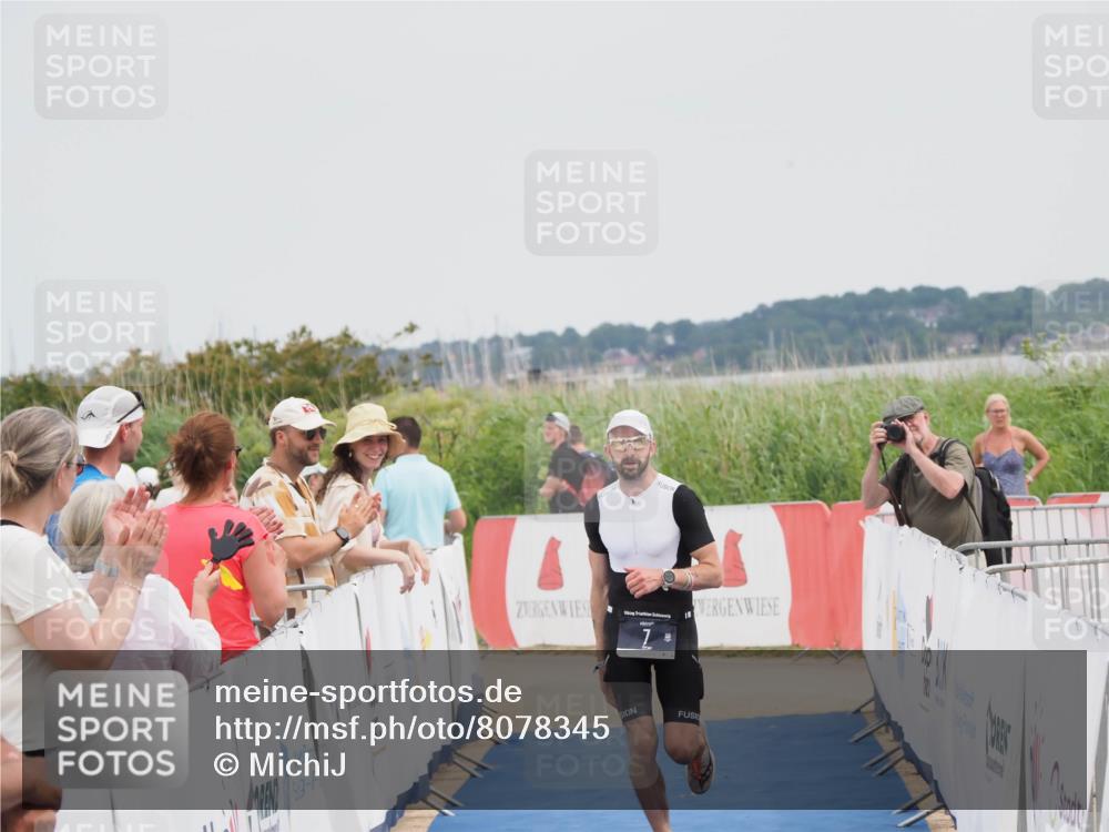 22.06.2025 - Viking Triathlon MichiJ http://msf.ph/oto/8078345 22.06.2025 14:37:43 Ziel 7 meine-sportfotos.de
