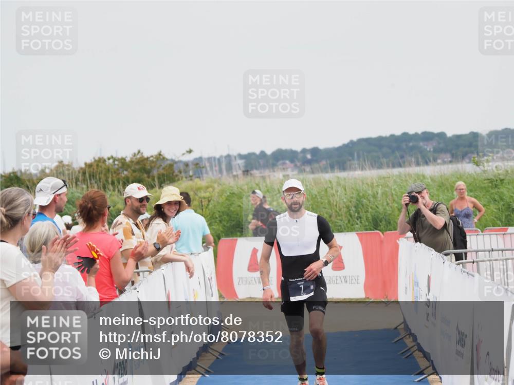 22.06.2025 - Viking Triathlon MichiJ http://msf.ph/oto/8078352 22.06.2025 14:37:43 Ziel 7 meine-sportfotos.de