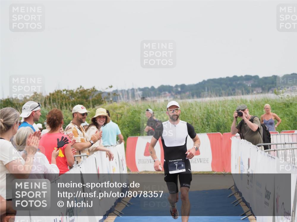 22.06.2025 - Viking Triathlon MichiJ http://msf.ph/oto/8078357 22.06.2025 14:37:43 Ziel 7 meine-sportfotos.de