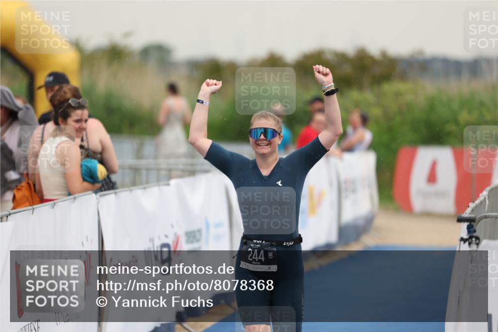 22.06.2025 - Viking Triathlon Yannick Fuchs http://msf.ph/oto/8078368 22.06.2025 16:36:22 Ziel 244 meine-sportfotos.de