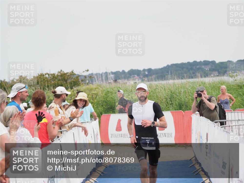 22.06.2025 - Viking Triathlon MichiJ http://msf.ph/oto/8078369 22.06.2025 14:37:43 Ziel 7 meine-sportfotos.de
