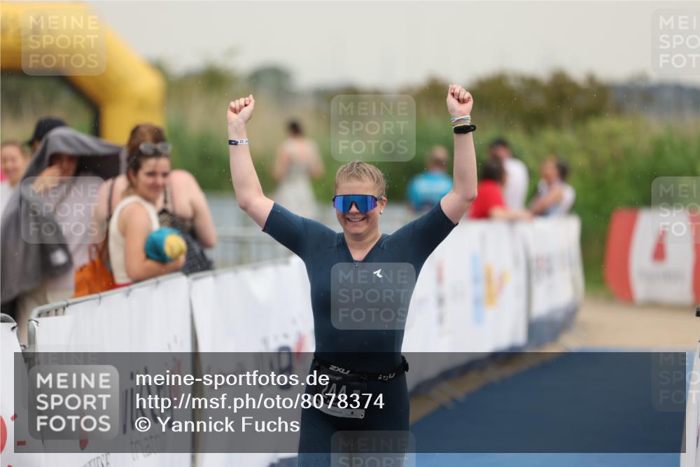 22.06.2025 - Viking Triathlon Yannick Fuchs http://msf.ph/oto/8078374 22.06.2025 16:36:22 Ziel 244 meine-sportfotos.de