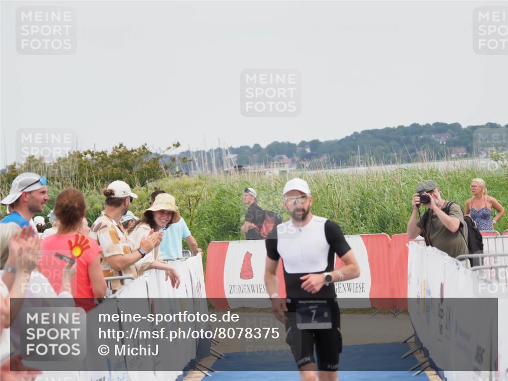 22.06.2025 - Viking Triathlon MichiJ http://msf.ph/oto/8078375 22.06.2025 14:37:43 Ziel 7 meine-sportfotos.de