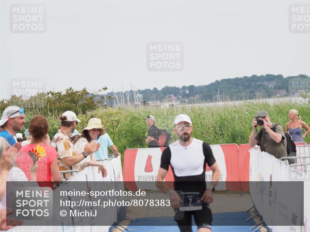22.06.2025 - Viking Triathlon MichiJ http://msf.ph/oto/8078383 22.06.2025 14:37:44 Ziel 7 meine-sportfotos.de