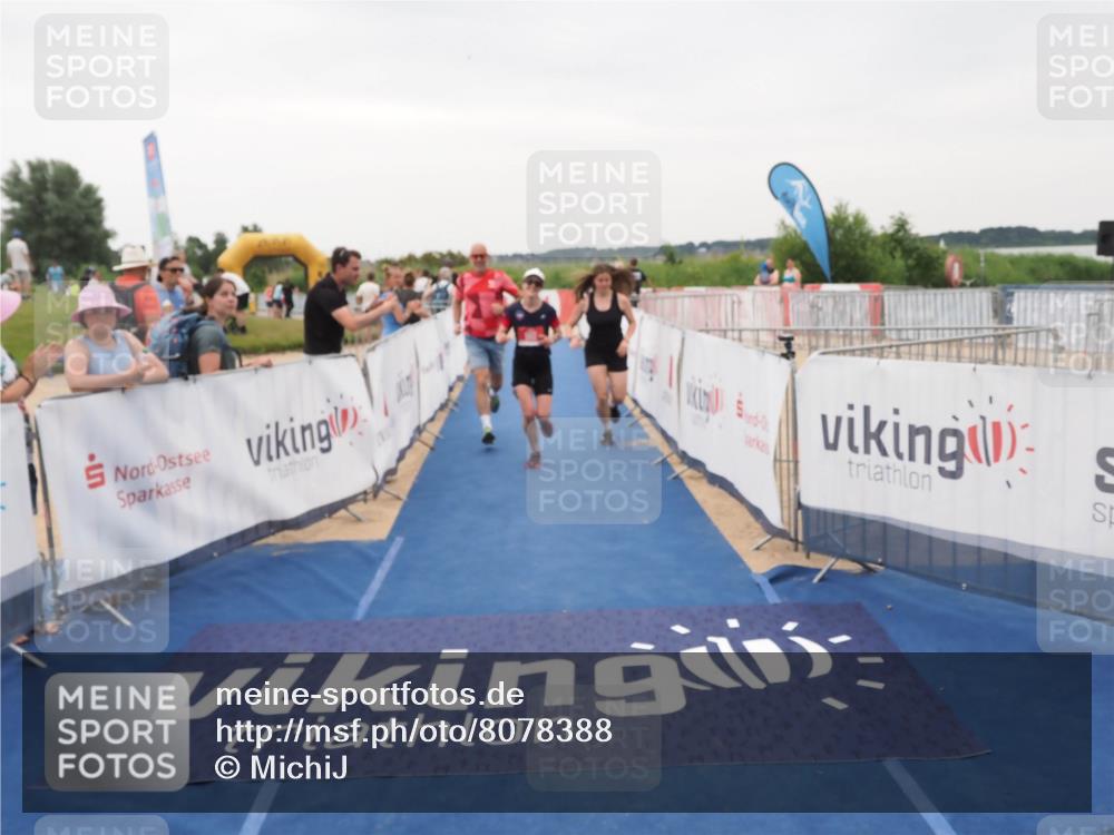 22.06.2025 - Viking Triathlon MichiJ http://msf.ph/oto/8078388 22.06.2025 16:03:06 Ziel 403, 650 meine-sportfotos.de