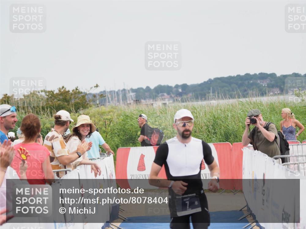 22.06.2025 - Viking Triathlon MichiJ http://msf.ph/oto/8078404 22.06.2025 14:37:44 Ziel 7 meine-sportfotos.de