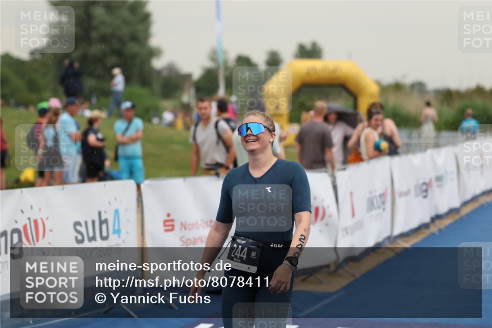 22.06.2025 - Viking Triathlon Yannick Fuchs http://msf.ph/oto/8078411 22.06.2025 16:36:24 Ziel 244 meine-sportfotos.de