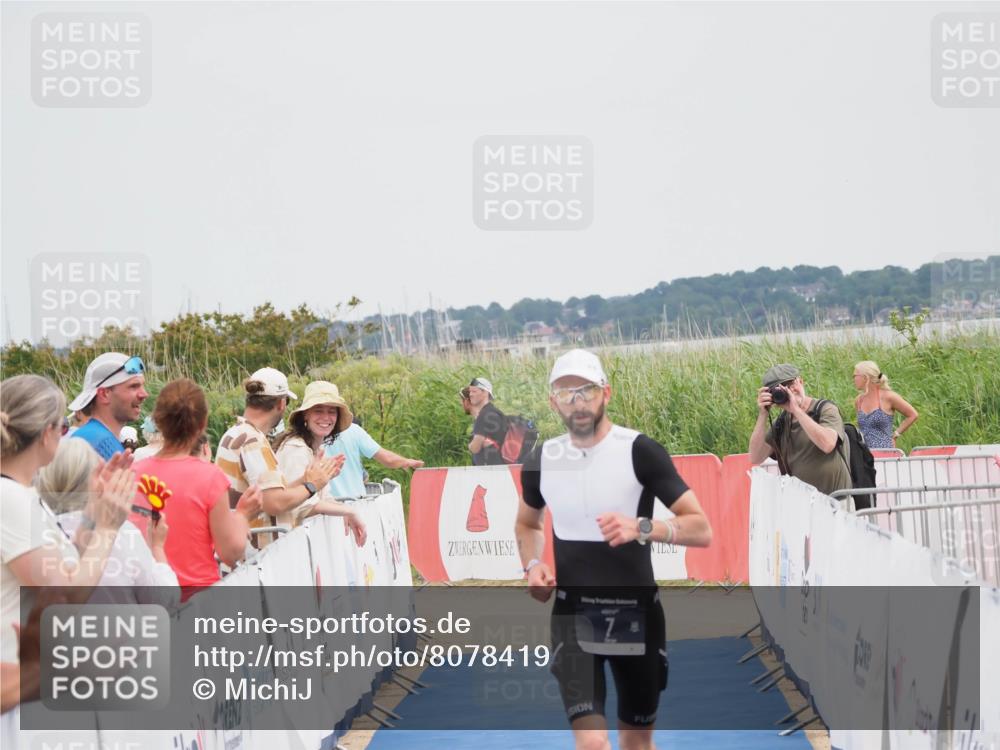 22.06.2025 - Viking Triathlon MichiJ http://msf.ph/oto/8078419 22.06.2025 14:37:44 Ziel 7 meine-sportfotos.de